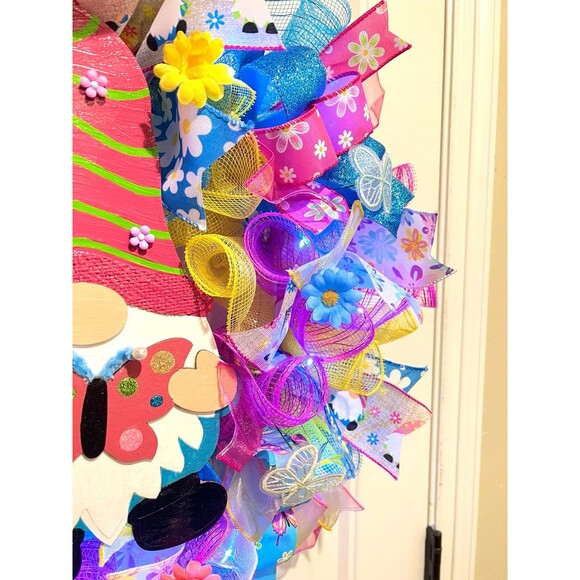 SOLD - Handmade Spring/ Summer Daisy Butterfly Gnome Prelit Ribbon Wreath 22 in - Picture 8 of 11